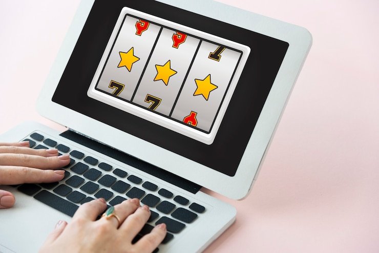 Pemain poker fokus berkompetisi di dalam permainan poker live di buncistoto
